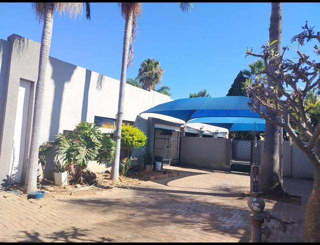 2 BEDROOM PROPERTY TO RENT IN STERPARK